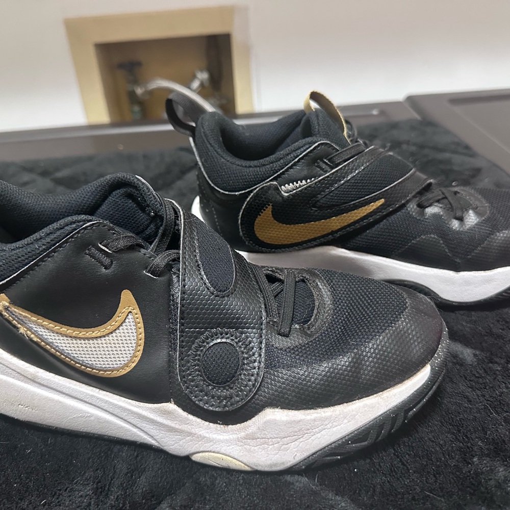 Nike Kids Black and Gold Hook-and-Loop Sneakers